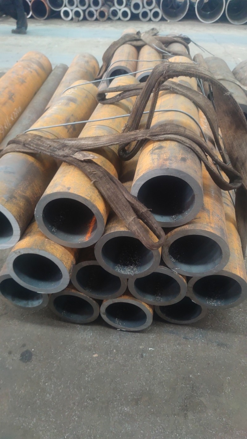 临渭临渭临渭15CrMoG无缝钢管切割